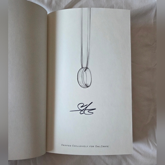 The Invisible Life Of Addie Larue Owlcrate Exclusive Edition - Picture 2 of 4